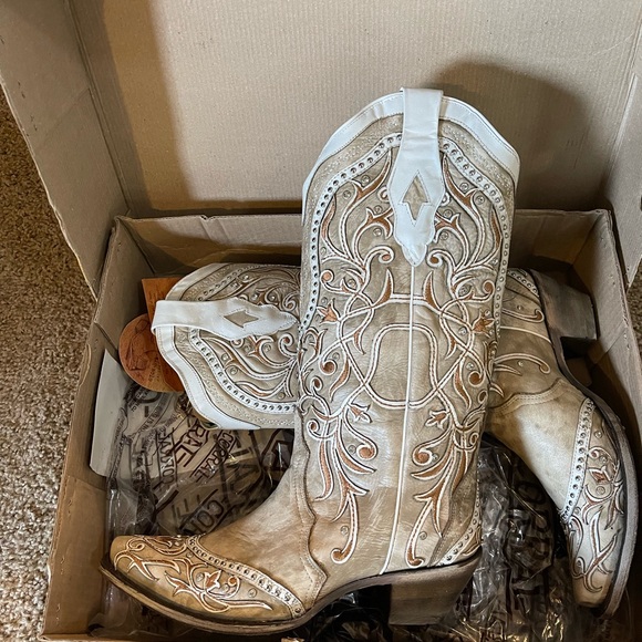 Corral White Overlay with Studs & Crystals Cowhide Leather Boots - Picture 5 of 6